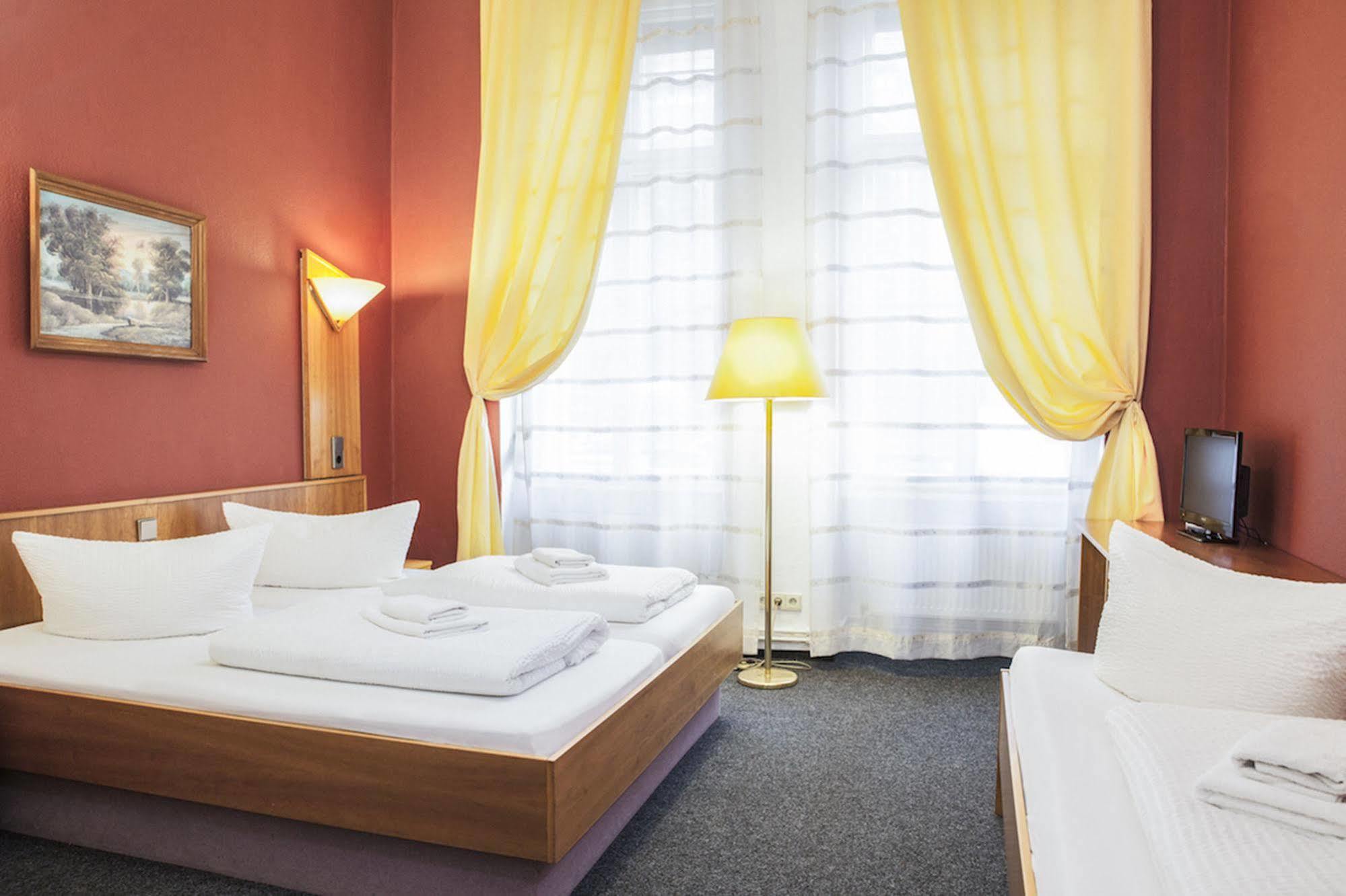 Hotel Pension Insor Berlin Exterior foto