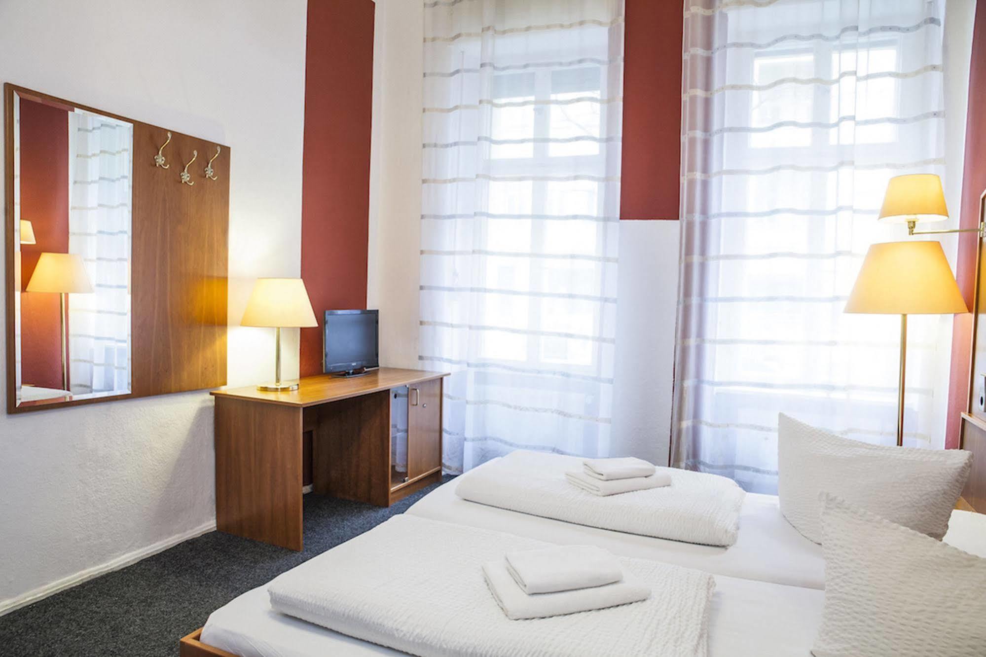 Hotel Pension Insor Berlin Exterior foto