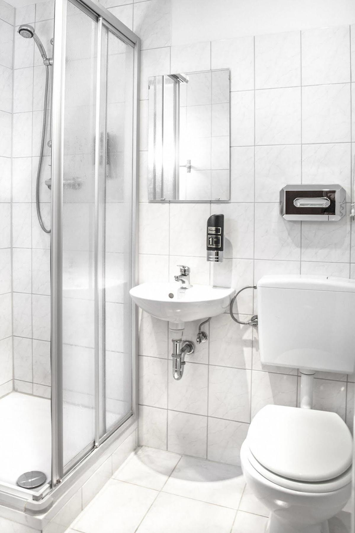Hotel Pension Insor Berlin Exterior foto